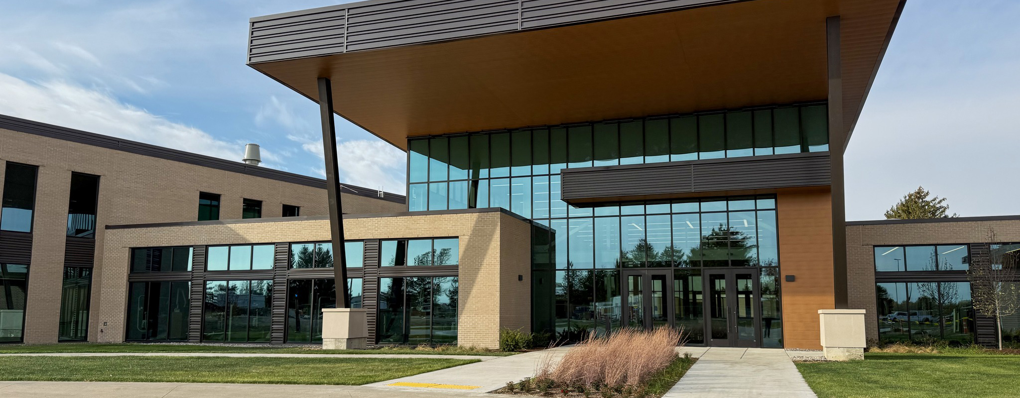 a view of the new S&T building on campus.